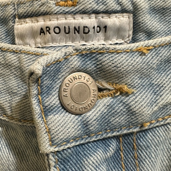 Around 101 Light Denim Skirt - Women’s M (Made in Korea) - Picture 2 of 4